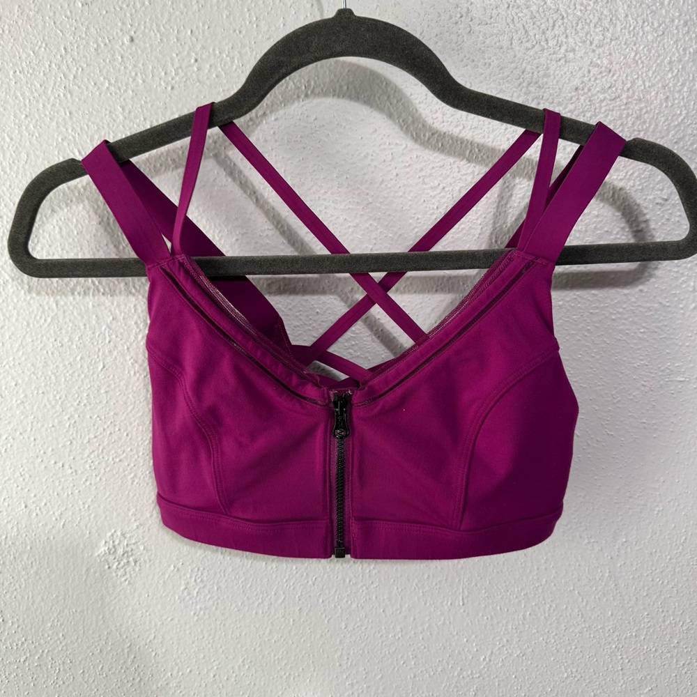 Lululemon Hot to Street spots bra purple size 4